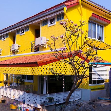 Rak Ban Kerd House Hotel Ko Si Chang Cameră foto