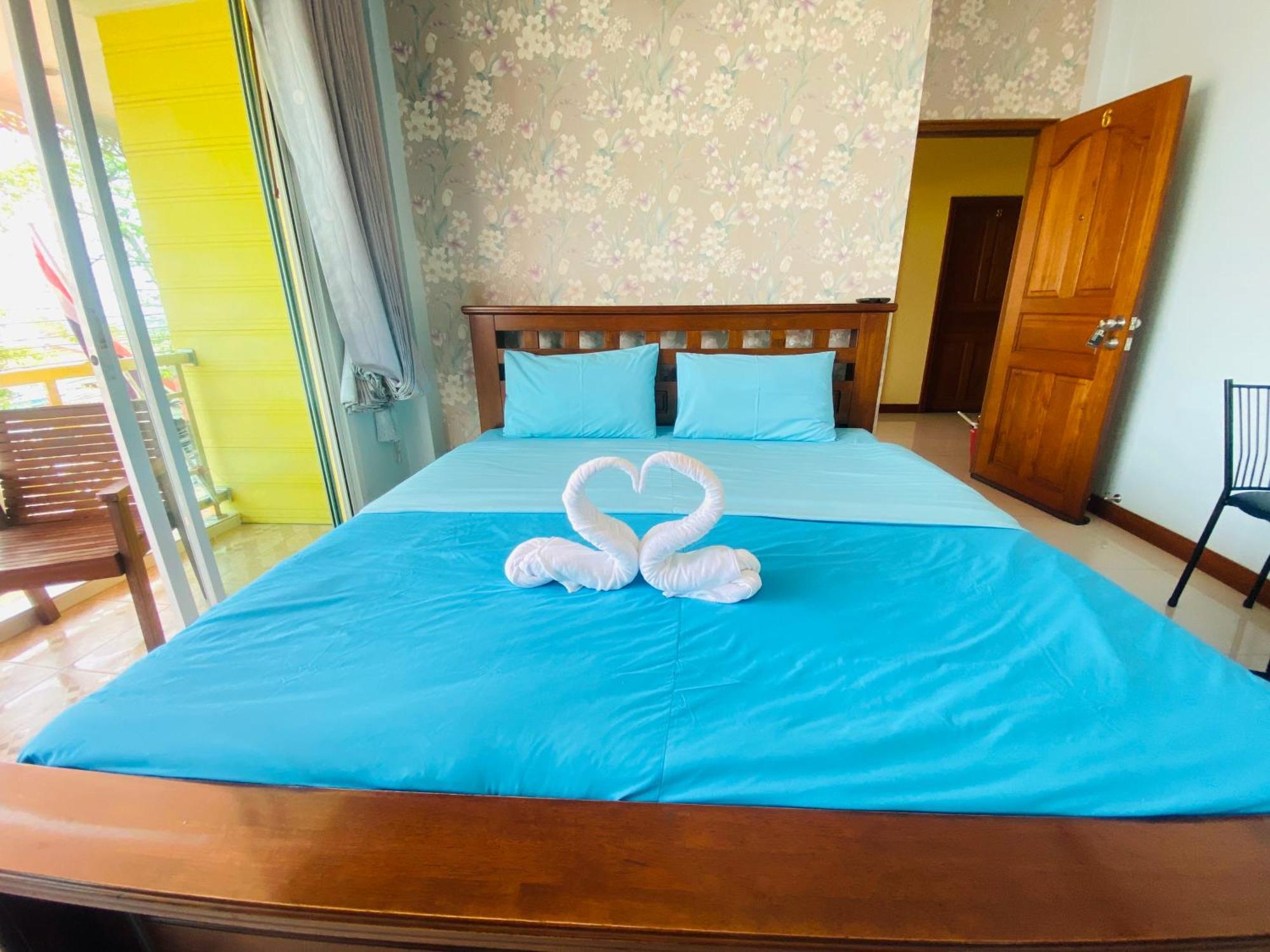Rak Ban Kerd House Hotel Ko Si Chang Exterior foto