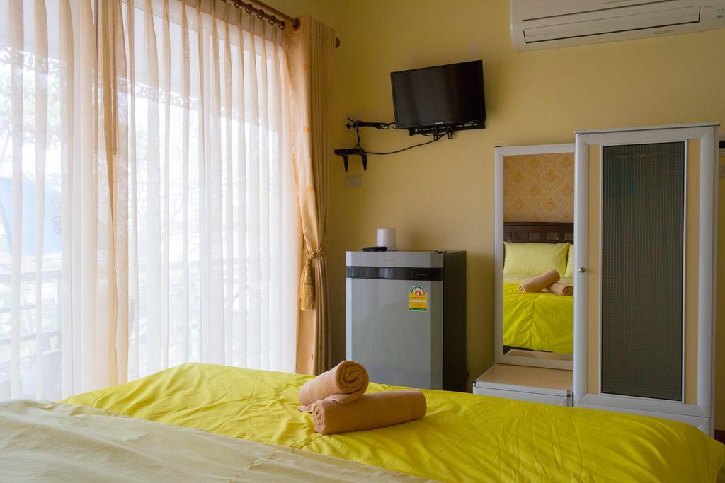 Rak Ban Kerd House Hotel Ko Si Chang Cameră foto