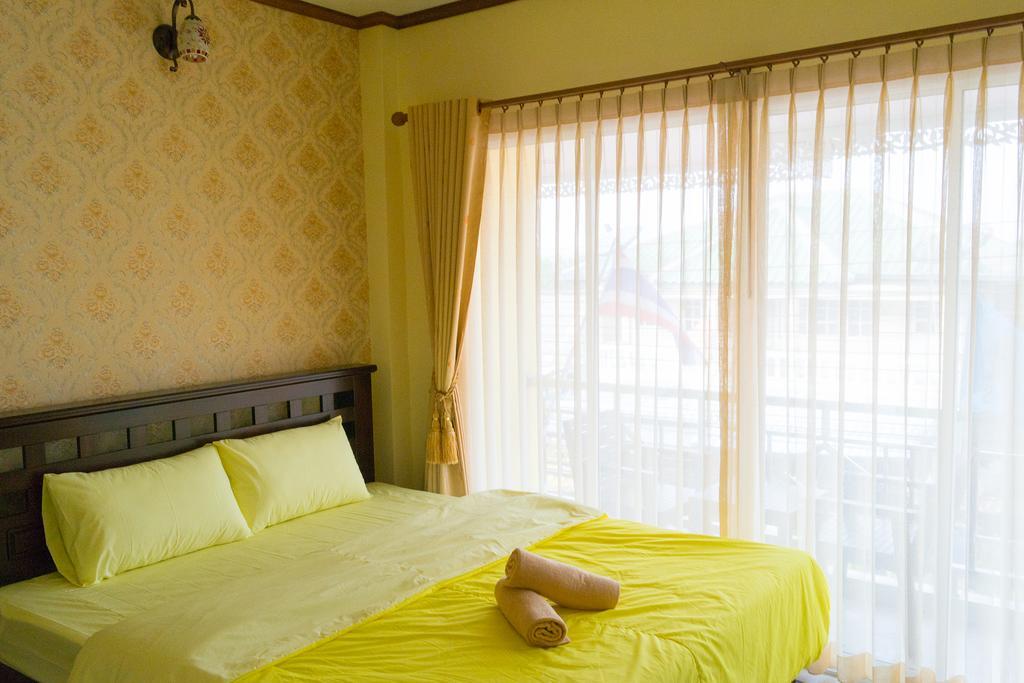 Rak Ban Kerd House Hotel Ko Si Chang Cameră foto