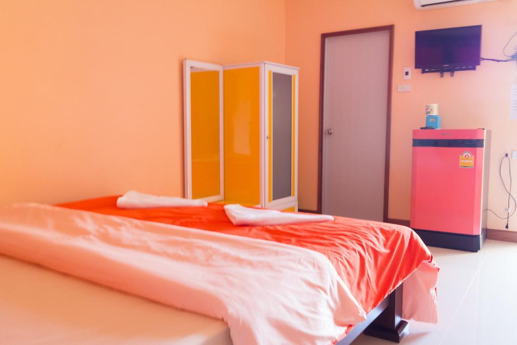Rak Ban Kerd House Hotel Ko Si Chang Cameră foto
