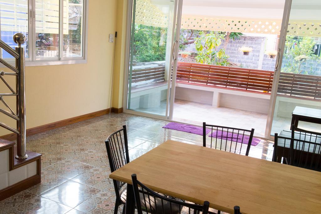 Rak Ban Kerd House Hotel Ko Si Chang Cameră foto